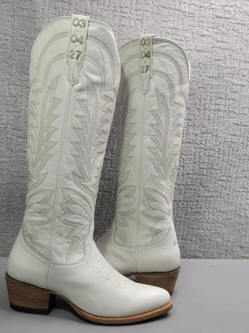 Tecovas The Abby Women's Size US 10B Snow Cowhide Cowgirl Boots.